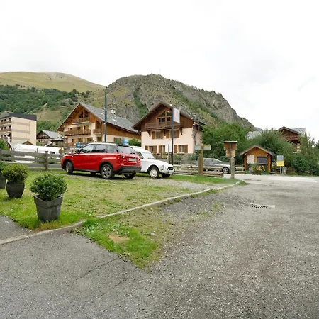 - Les Ecrins 3 Valloire