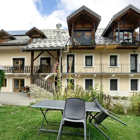 - Les Ecrins 3 * Valloire